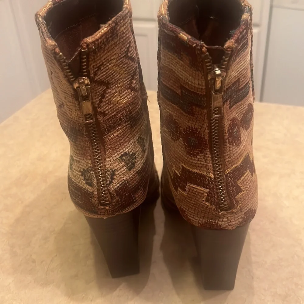 REVOLVE Kelsi Dagger Zidane Tapestry woven heeled Boots Aztec size 7.5 western